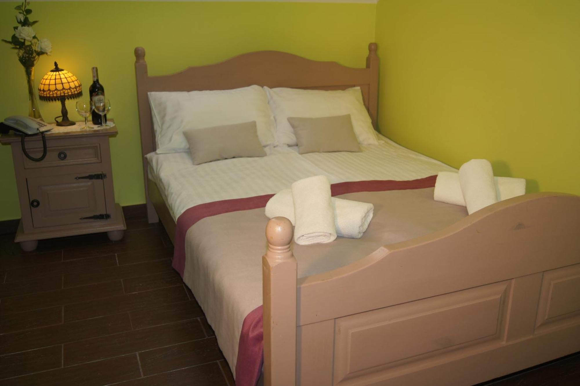 Hotel Pod Herbem -Pokoje Ozonowane Bialystok Bilik gambar